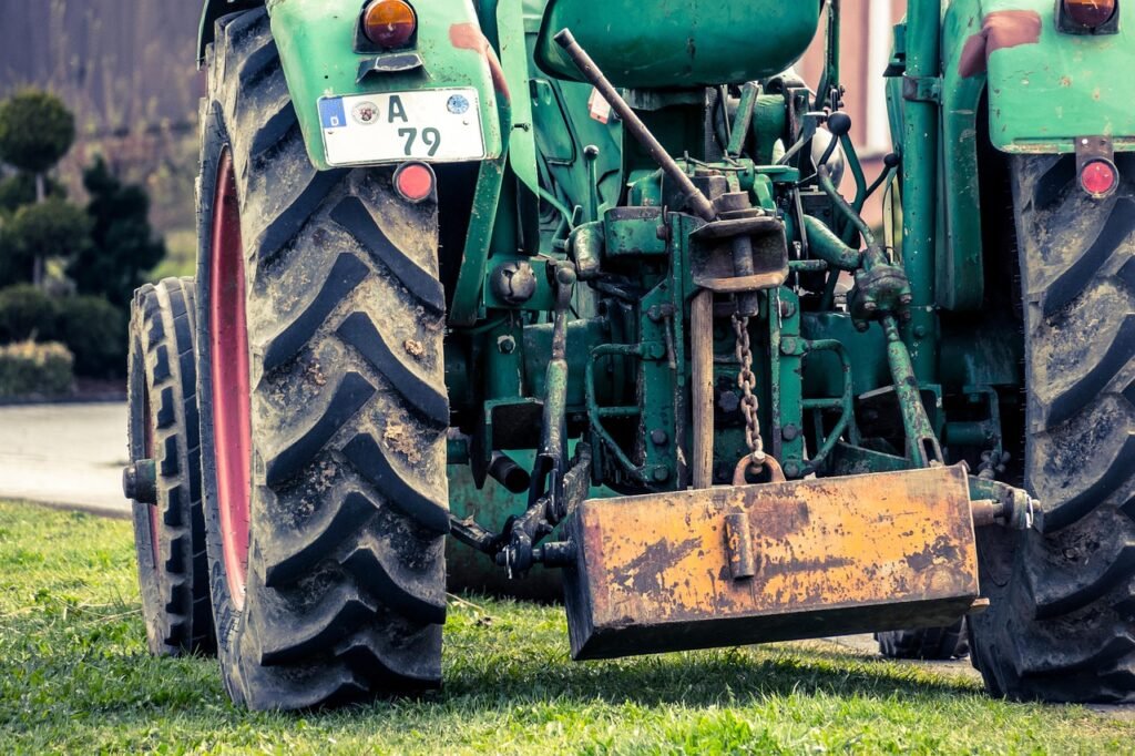 tractor, commercial vehicle, agriculture, agricultural machine, farm yard, vehicle, working device, agricultural engineering